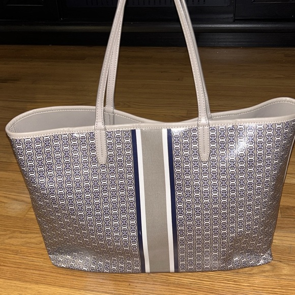 Tory Burch LIKE NEW grey tote bag - Picture 3 of 5